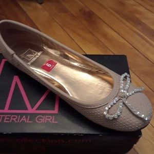 Vacation/Cruise Must Have ! Material girl flats in blush. Size 6